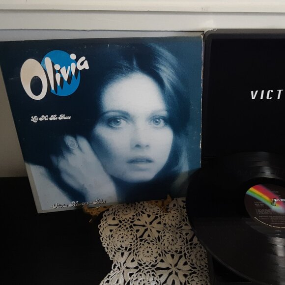 Olivia Newton John - Let Me Be There - Circa 1973 - Picture 1 of 1